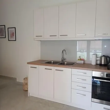 Ilion Apartment *